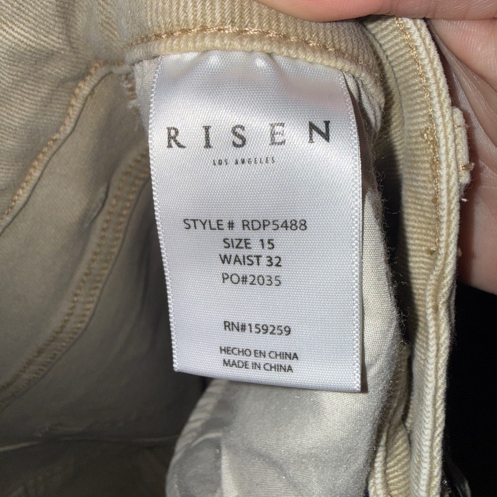 RISEN Womens 15/32 Beige Straight Leg Cargo Jeans Stretch Denim NWT - Picture 3 of 8